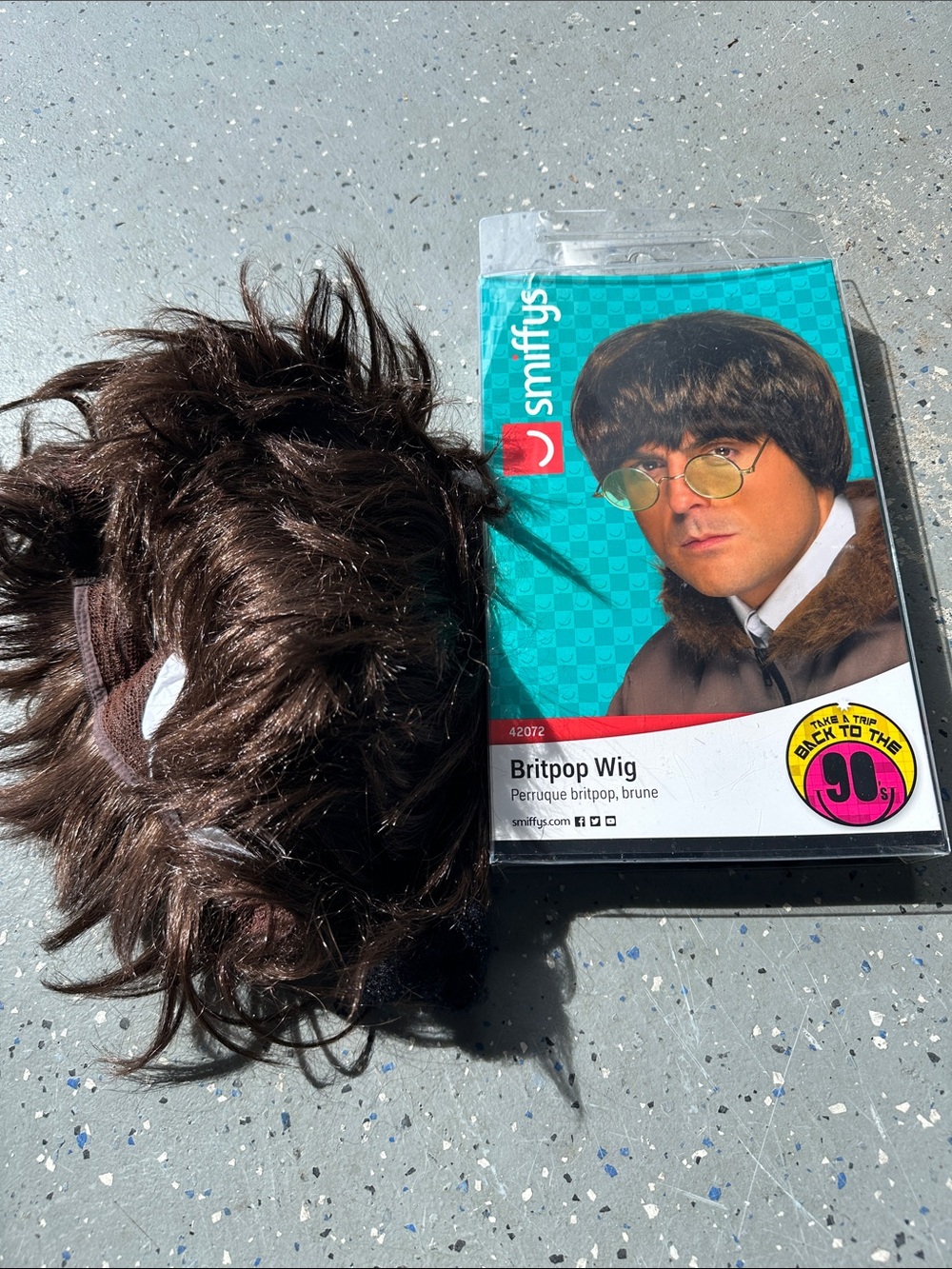 miffy Britpop Wig - Brown with glasses